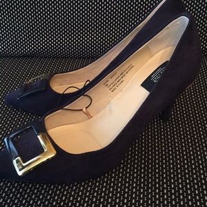 NWT Jones New York navy with buckle bow.